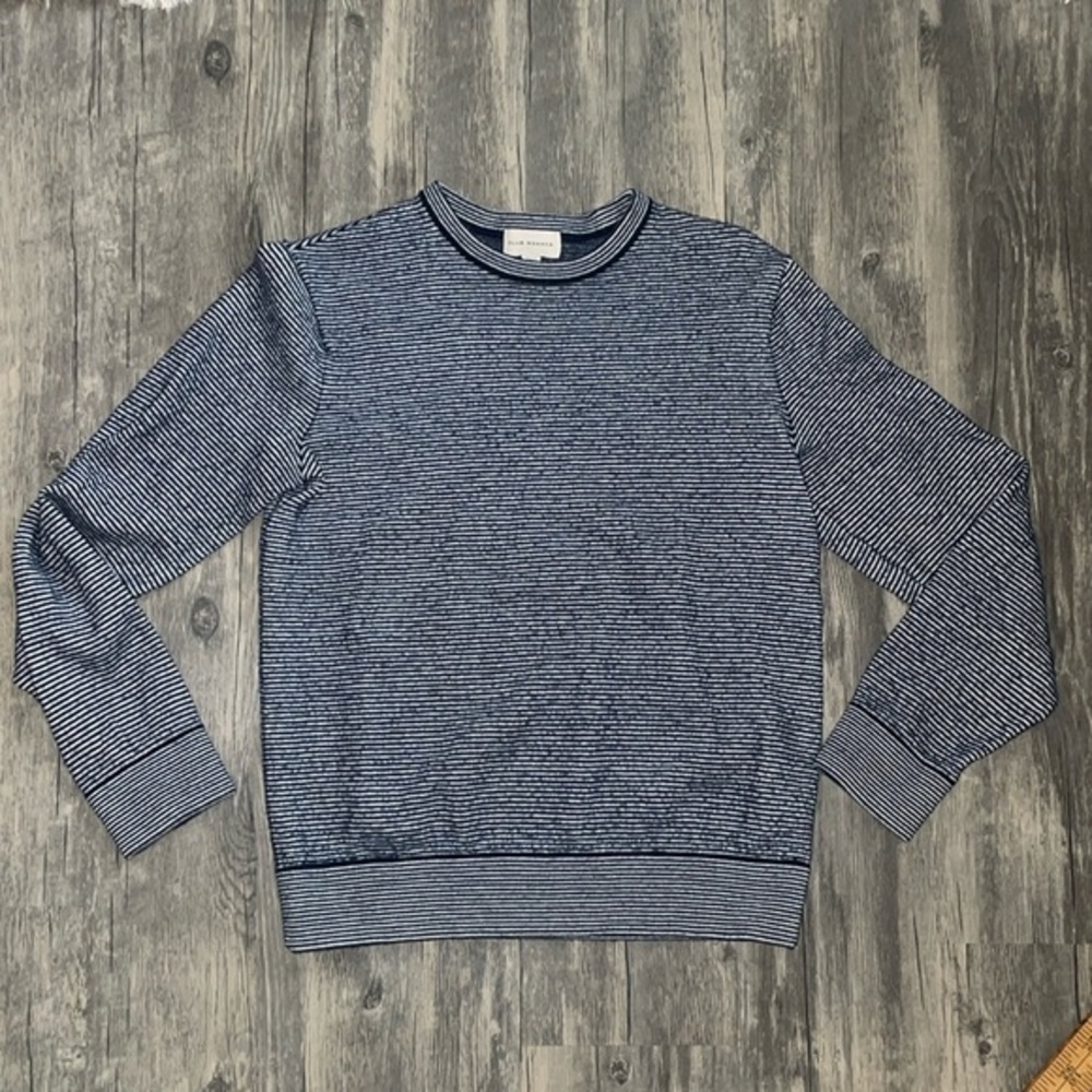 Club Monaco woman’s wool/ cashmere blend sweater/ small